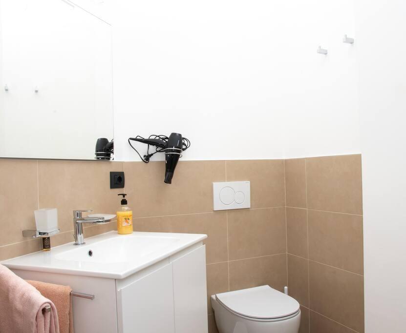 Apartamento Casa Valentin Monforte dʼAlba Exterior foto